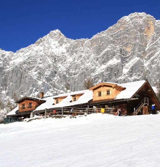 Die Almhütte im Winter